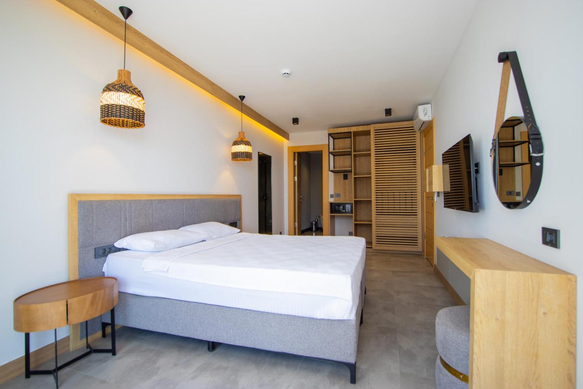 Asterina Hotel Тургутрейс Екстериор снимка
