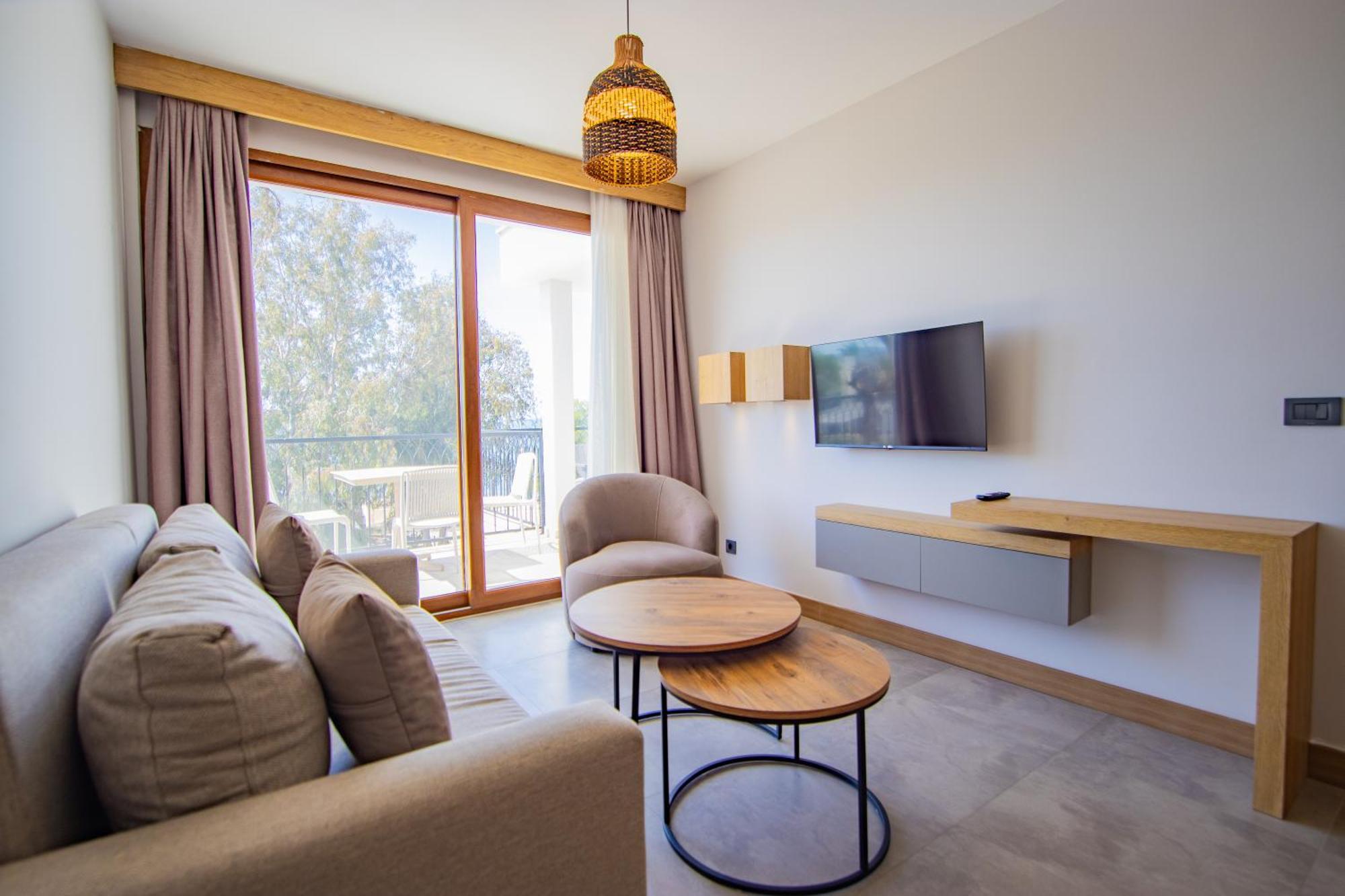 Asterina Hotel Тургутрейс Екстериор снимка