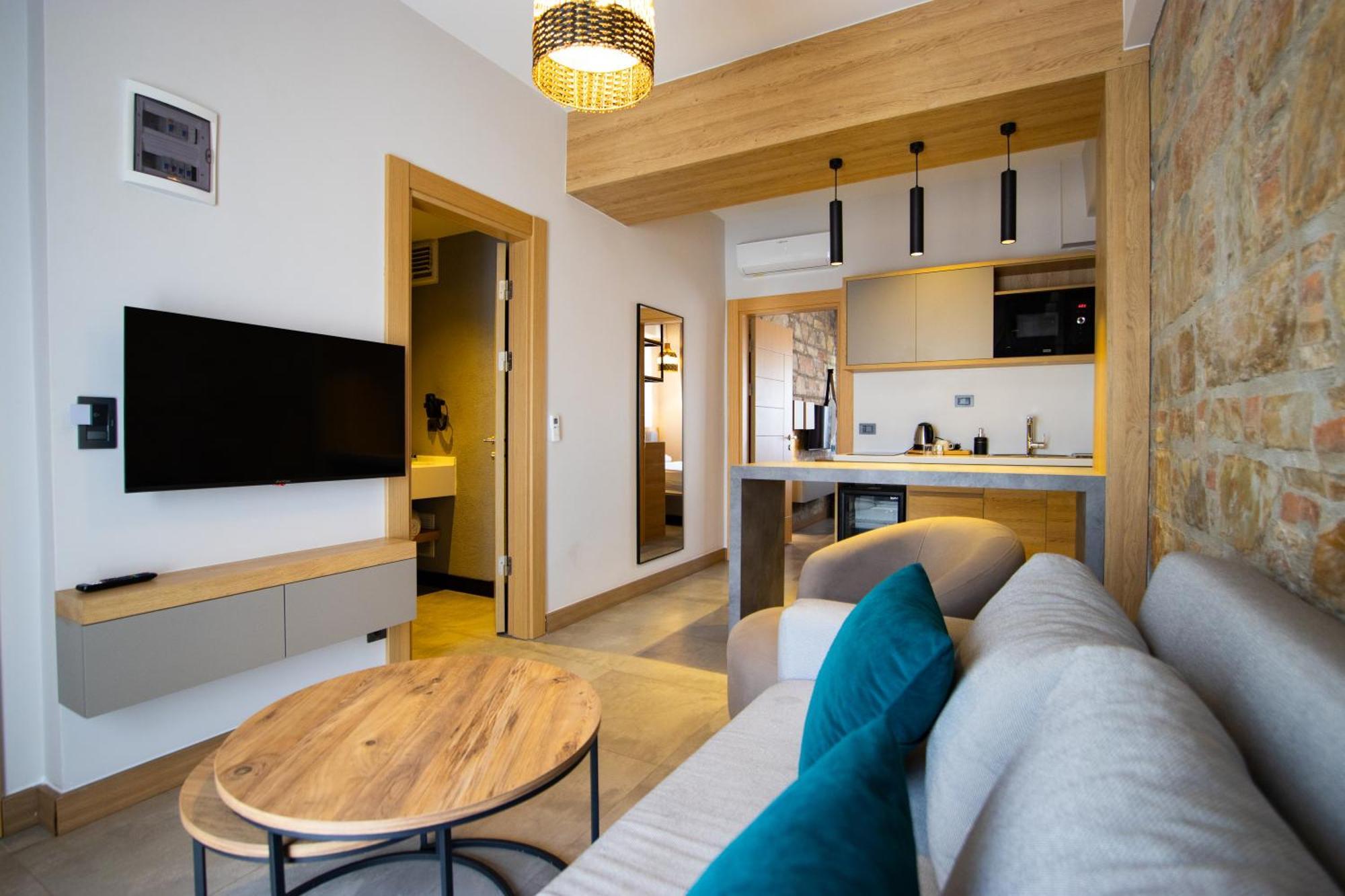 Asterina Hotel Тургутрейс Екстериор снимка