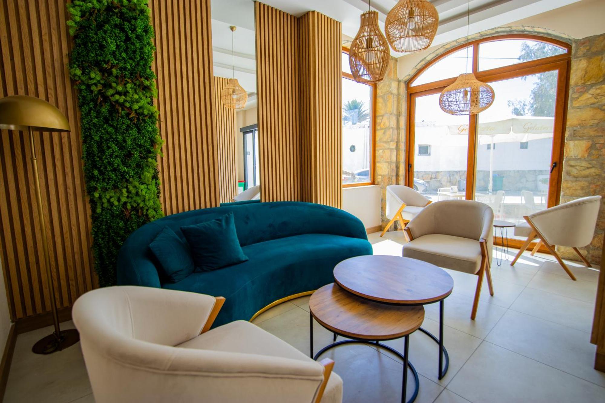 Asterina Hotel Тургутрейс Екстериор снимка