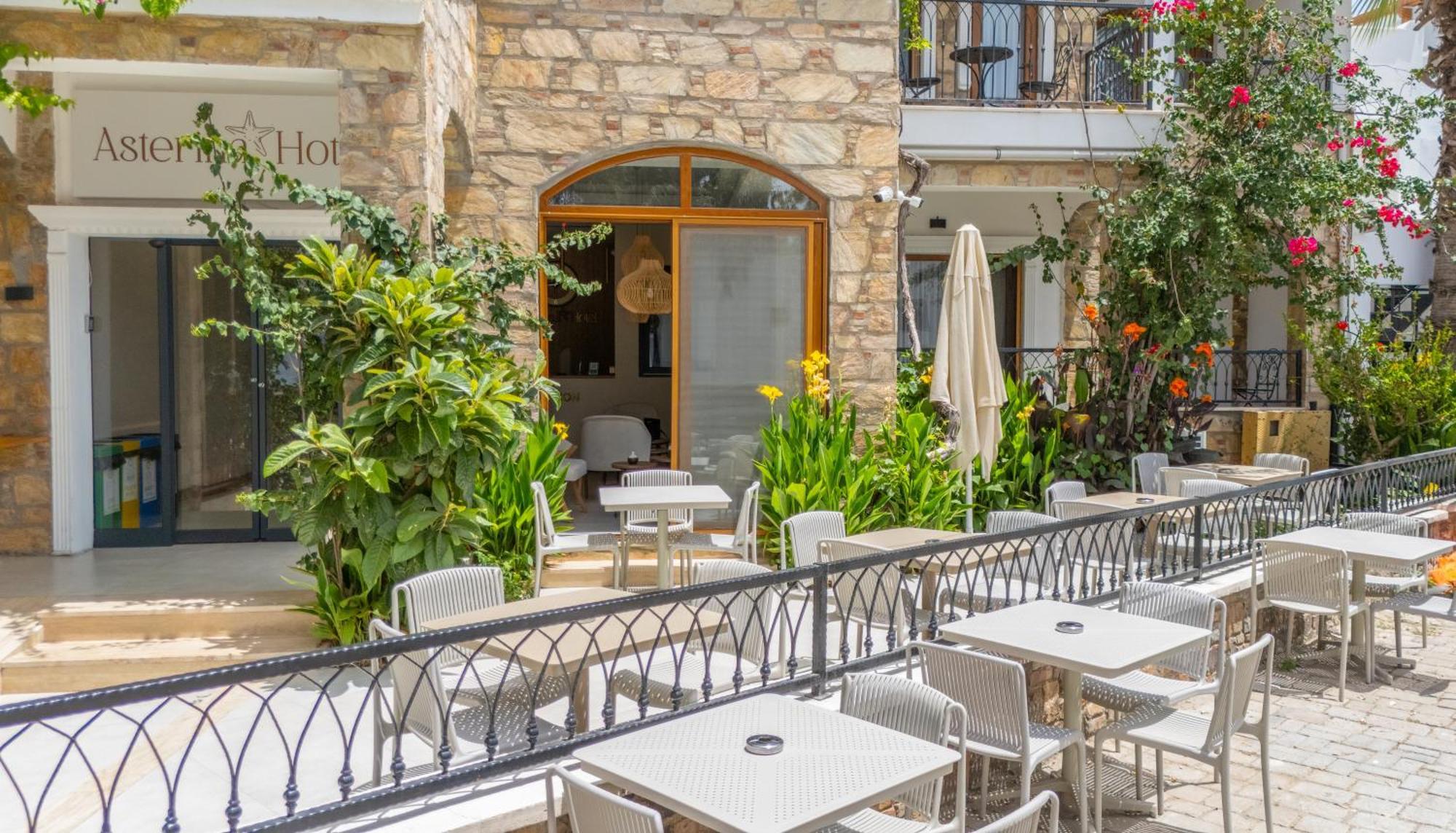 Asterina Hotel Тургутрейс Екстериор снимка