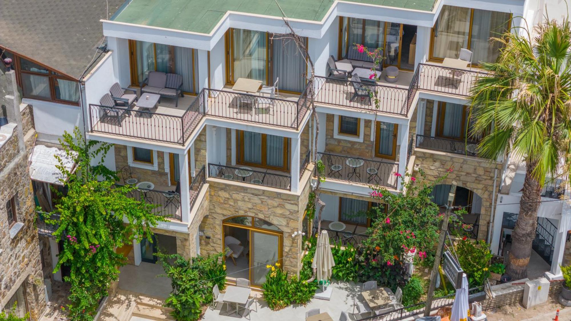 Asterina Hotel Тургутрейс Екстериор снимка